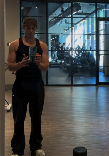 Train Like a Hybrid Athlete: Combining Football and Gym Skills