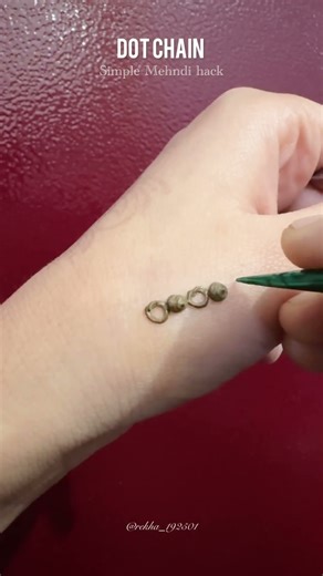Dot chain simple henna hack ✨ #simple #henna #hennadesign #ytshorts #hack