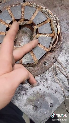 #fyp #foryoupage #tesla #electrical #maintenance #mechanic #electrician #engineering #engineer #brake #comment #10minutes #motor #repair #electric