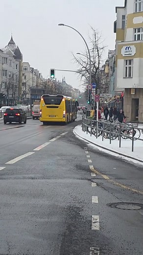 Schienenersatzverkehr U6 in Berlin – Busfahrer unterwegs