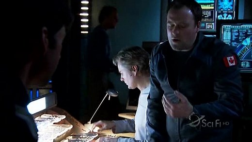 Stargate Atlantis S05E05 Ghost İn The Machine