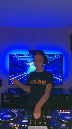 70K views · 1.6K reactions | Live mix what a tune | DJ Lena | Facebook