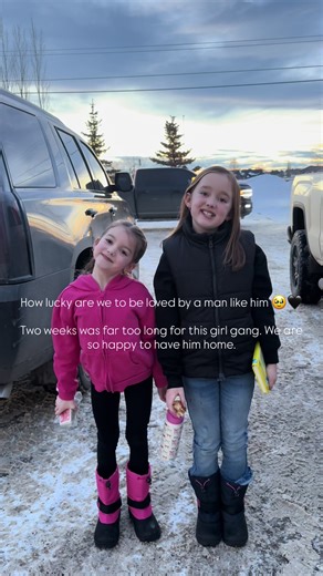 If you have an oilfield hubby, you know that when it comes to working away the timeline is never usually accurate. 1 week quickly turned into 2 & we are so not used to him being away anymore my goodness!! So happy to have him home 🫶🏽 & I truly don’t know how that used to be our ‘normal’! Props to the mamas still in the thick of it with their man working away. That is the hardest friggen thing & you are truly incredible!!