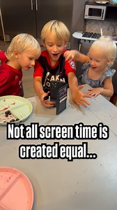 We’ve all heard it—“Screen time is bad for kids!” But did you know FaceTime is a totally different experience for your baby’s brain than just zoning out in front of a show? When your baby FaceTimes with family, it’s real, interactive engagement that helps them learn social cues and build those early communication skills. 👶❤️ Unlike FaceTime, passive screen time (like TV or videos) gives a quick dopamine hit but no lasting benefits. 🎯 Instead of sparking active learning, it’s like an empty rewa