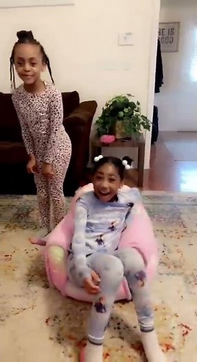 Musical chairs gone wrong 😱