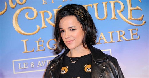 Alizée revient à ses débuts avec sa coupe signature des années 2000
