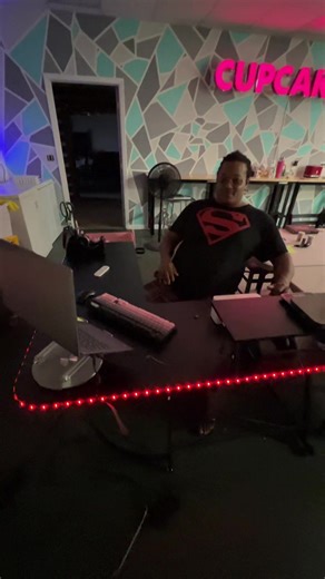 Nice desk Jay 💙 | desk