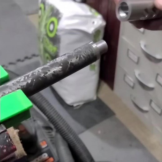 oooo I love a smooth threading job #precisionrifleworks #longrangeshooting #kelbyrifles #fyp #foryou #65creedmoor #gunsmith