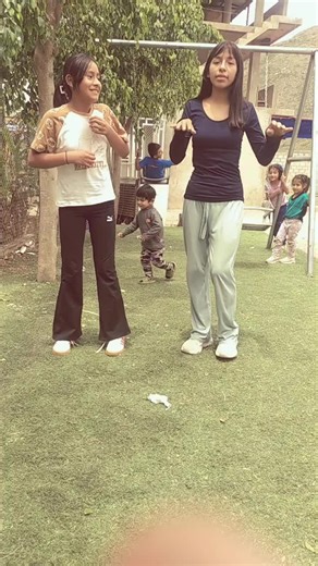 Jajajajajajaja ignoren el dedo medio 😌🤭 @ayelet