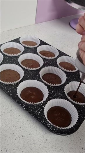 Easy way to fill your cupcake liners