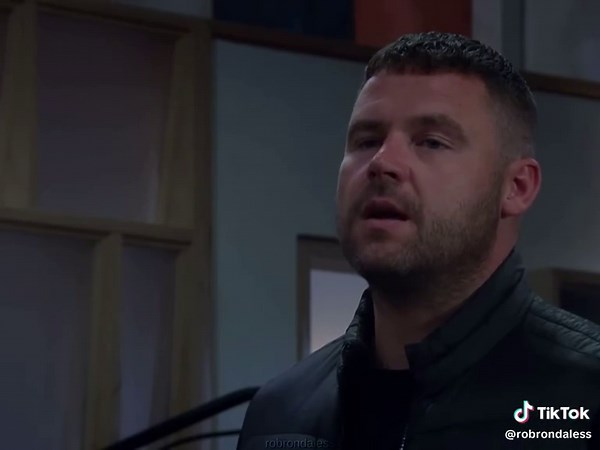 Emmerdale's Aaron and Danny: Drama Unfolds!