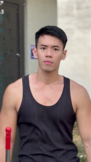 Catch the thief | MUSCLE MAN | #namphuong #muscleman #funny #shorts #hero #kindness