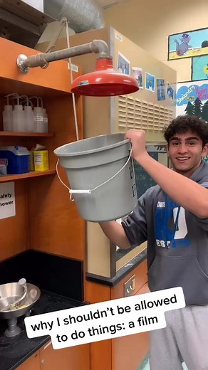 I forgot that holding the lever down brings more water 🤠 #fyp #biologychallenge #safetyshower