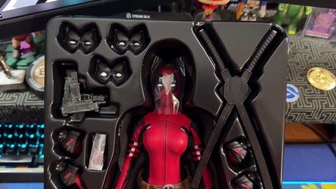 Hot Toys Lady Deadpool unboxing (Deadpool and Wolverine)