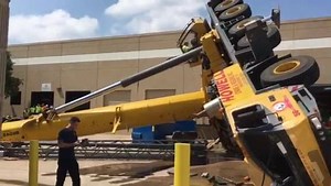 A crane tipped over in north Austin, trapping the operator inside. Story: https://kxan.tv/2IZC3TS?utm_medium=social&utm_source=facebook_KXAN_News | KXAN News
