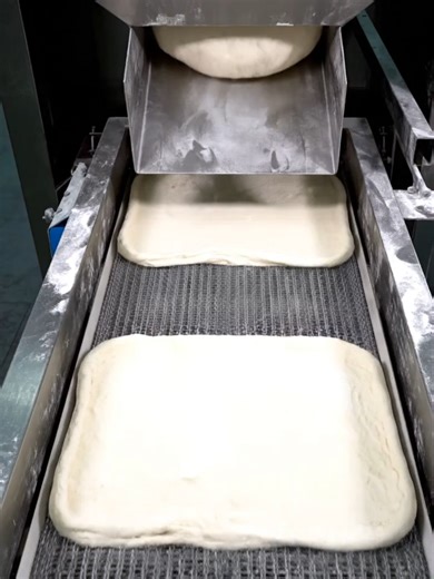 Inside a Modern Bread Factory From Wheat Dough to Soft Packed Bread#processingfactory #howfoodismade #factorytour