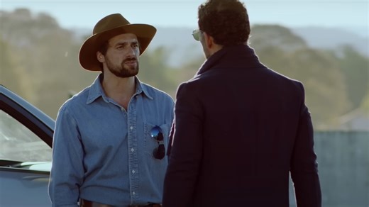 Destinos Opostos Trailer Oficial