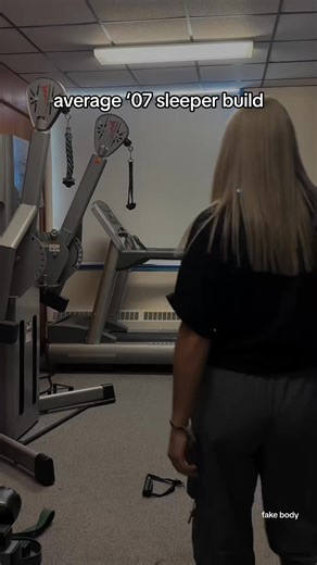 can’t even tell i lift until shirt comes off沈 #16 #fyp #gym #GymTok #Fitness #lifting #bodybuilding #FitTok #sleeperbuild #teenbodybuiliding #workout #teenbodybuiliding | Oliviasgymtok | Facebook