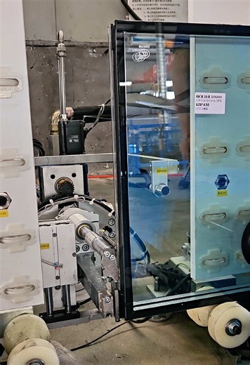 Automated Sealing Robots in Glass Manufacturing