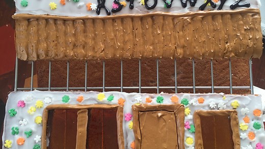 How to make a 'Stranger Things' gingerbread house