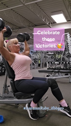 Autumn Raby on Instagram: ""You try, and try, and try, and then finally you are able to go up in weight 🎉 Injuries set you back, you wait it out, proceed with caution ⚠️ and before you know it, you're back in the swing of things. ✨️ Celebrate your accomplishments." 🦋 Day 2 workout this week .. Shoulders.. and I did the 35's .. it was a happy day for me ☺️ Happy Wednesday/ Thursday 🌎 8 days until Christmas 🎄🎅 Merry evening to you All ❄️ Autumn 🤟😊🍂"