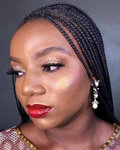 it’s the S.K.I.N for me ... what about you? 😎 Makeup @dmobilebeauties_peperempegele foundation @maybelline fit me Powder @browdaddyyakky_cosmetics Eye @luztacosmetics Glow n Lip @all_flourishcosmetics Lash @wynkklashes #gelestyles #asookedesigns #weddingsinnigeria #weddingsinlagos #explorepage #traditionalweddingng #blotcares #gele #peperempegele #geleguru #geleartist #explore #beauty #fashion #headgear #biz_alert #makeup #suruleremua #makeupartistinsurulere | D-Mobile Beauty