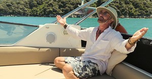 Noel Edmonds, 76, shares how he keeps toned body with 'tranquil power' exercise