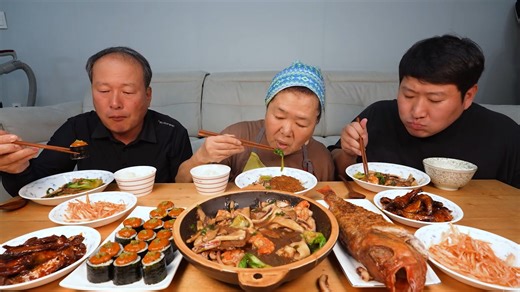 Korean Home Meal! Snailfish soup, jeon, seasoned vegetables - Mukbang eating show | Family Heungsam Mukbang