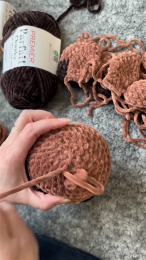 Make Hollie the Horse with me! Yarn: Parfait Chunky from @Premier Yarns Colour: Cocoa and Espresso Safety eyes: 30mm Hook: 4.0mm Huggable Plushie is available on my website right now. | Rachel's Handmade Huggables