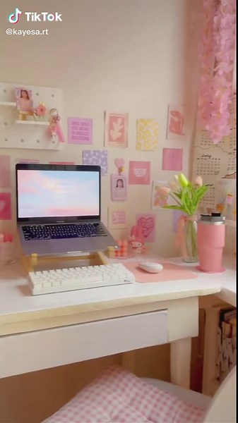 Study Desk Setup Ideas: Day or Night Mode?