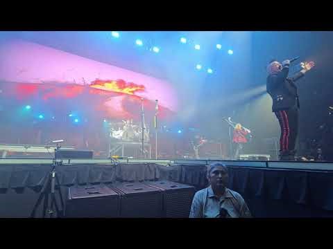 Three Days Grace "Home" LIVE