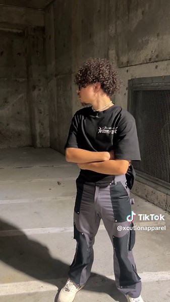 Closer look at company 8 carpenter pants 😮‍💨 what yall think? Available for preorder 06/21/24 *sign up at xcutionapparel.com to get updates and get notified the second we drop! I’m 5’7 wearing size 31. Pants do have more of a straight fit and a little more fitted in thighs so I’d recommend wearing a size or 2 bigger when you buy! #fireforce #animecloting #closerlook #shinrakusakabe #smallbusiness