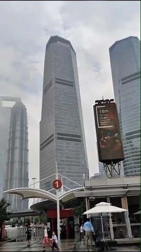 EXPLORING SHANGHAI: The Futuristic Heart of China 🇨🇳 | Skyline, Night Life & Iconic Landmarks 🏙️✨