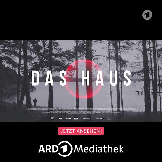 Deutschland im Jahr 2029: Star-Journalist Johann Hellström (Tobias Moretti) wurde mit einem Berufsverbot belegt. Aus dem Exil will er seine Unschuld beweisen. Plötzlich spielt sein voll digitalisiertes Haus verrückt ... ▶️Der Near-Future-Thriller "Das Haus" jetzt in der ARD Mediathek: 1.ard.de/das-haus | ARD Mediathek