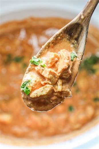 This Crockpot Chicken Tikka Masala isn’t “authentic”… but it is ridiculously easy and ridiculously good. Almost as easy as takeout! My family devours it every time - picky eaters included. Toss it in the slow cooker, walk away, and come back to dinner magic with zero effort. 👏🏼 My crew loves it piled over rice or with warm naan for dipping - it disappears fast every time. 🍛 How to get the recipes: 1️⃣ Comment 𝐓𝐀𝐊𝐄𝐎𝐔𝐓 and I will send the link to sign up 2️⃣ Google “easy family recipes c
