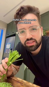 177K views · 6K reactions | Nunca mais cometa esse ERRO! Por que essa receita de vinagrete de talos de salsinha fica um espetáculo. Nunca mais jogue fora isso na sua casa!  Ingredientes: - Talos de um maço de salsinha- 3 tomates - 1/4 de cebola roxa - 1 1/2 limão - 1 colher de sopa de vinagre de maçã - sal e pimenta do reino a gosto #receitafacil #receitas #vinagrete #receitasfit | Receitasdoyan | Facebook
