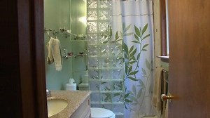 Inexpensive bathroom makeovers