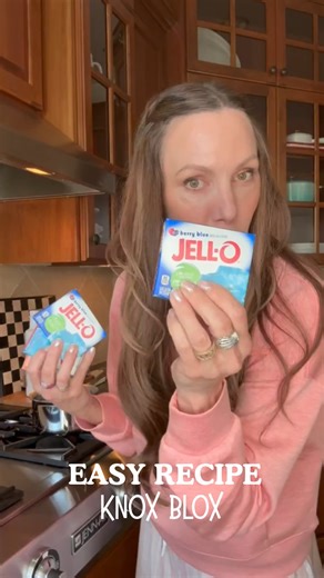 Emily Carriveau on Instagram: "Have you had or heard of Knox Blox?! 😋 Recipe: 3 Boxes Jell-O (any flavor) 4 envelopes Knox unflavored gelatin 4 cups boiling water Bring water to boil Mix with the jello and gelatin until dissolved Pour in 9x13 pan Refrigerate 3-4 hours When firm - cut PRO TIP! You can also use cookie cutters to cut into fun shapes! ⭐️ #easyrecipe #easyrecipeideas #easyrecipesathome #minnesotan"