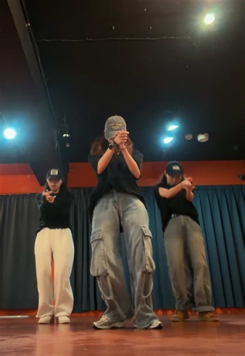 Swalla lala 🫧🫧 - DC / @OL W / @mantouchao #swalla