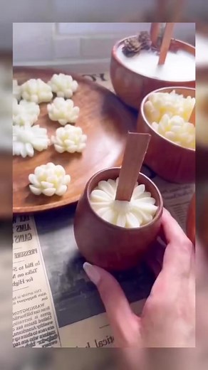 Pabilo de madera en velas artesanales 🕯 . . . #velasartesanales #velasaromaticas #candlesmaking #candleshop #candlesticks #velassoja #velasdecorativas #tipsdevelas | Karen Ortiz