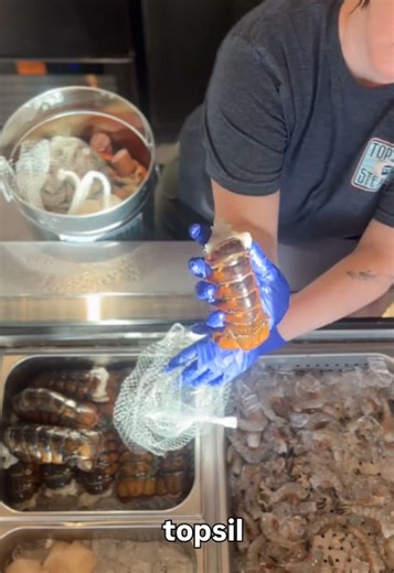 Order for the chance to win a FREE bucket in 2026! Add one of our seasonal pies to your order for $15 and use code SWEET2026 now until Jan 3rd for the chance to win a FREE steam pot in the new year. Order with the link in our bio #seafoodboil #topsailsteamer #charlottenc #giveaway #newyear