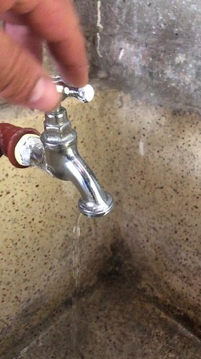 Cómo solucionar una fuga de agua de una llave