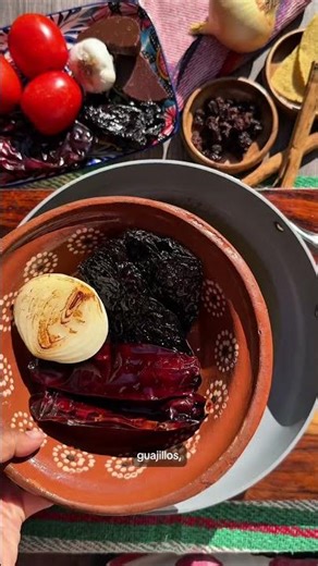 Honoring tradition with flavor—Mole for Día de los Muertos 🌺✨