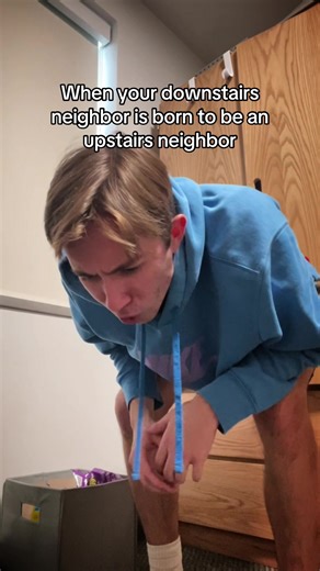 Helping a Friend Move In - Funny Neighbor Situation