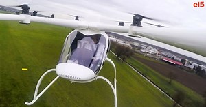 Volocopter 2X: sportovní elektrická koptéra pro dva lidi jde do výroby, bude umět fungovat i jako bezpilotní „taxi“