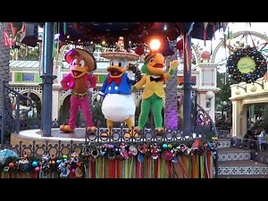 Viva Navidad street party 2015 at Disney California Adventure
