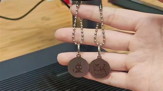 只需小小宠物铭牌，给宠物的安全加一道防线，激光啄木鸟雕刻机轻松实现
