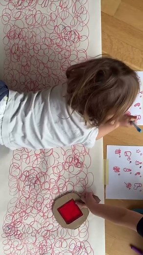 DIY Stamp Art with Cardboard #mom #preschoolmom #diy #finemotorskills #christmascraft