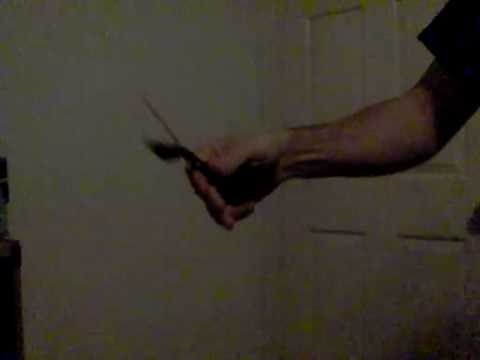 [Slow Motion] How to open a butterfly knife - Basic Horizontal