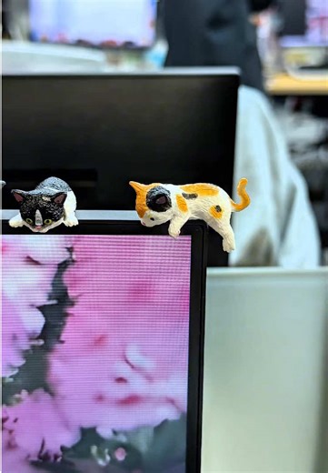 When you need emotional support at your work❤️ #munbyn #desktop #desksetup #officelife #tiktokshopblackfriday